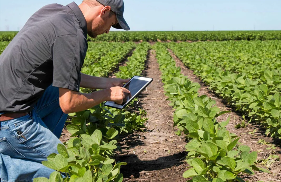 Δεν θα… χτυπάει κάρτα ο αγρότης λέει τώρα o Παπαστεργίου, αλλά θα πρέπει να δίνει στίγμα για λήψη επιδοτήσεων (video)