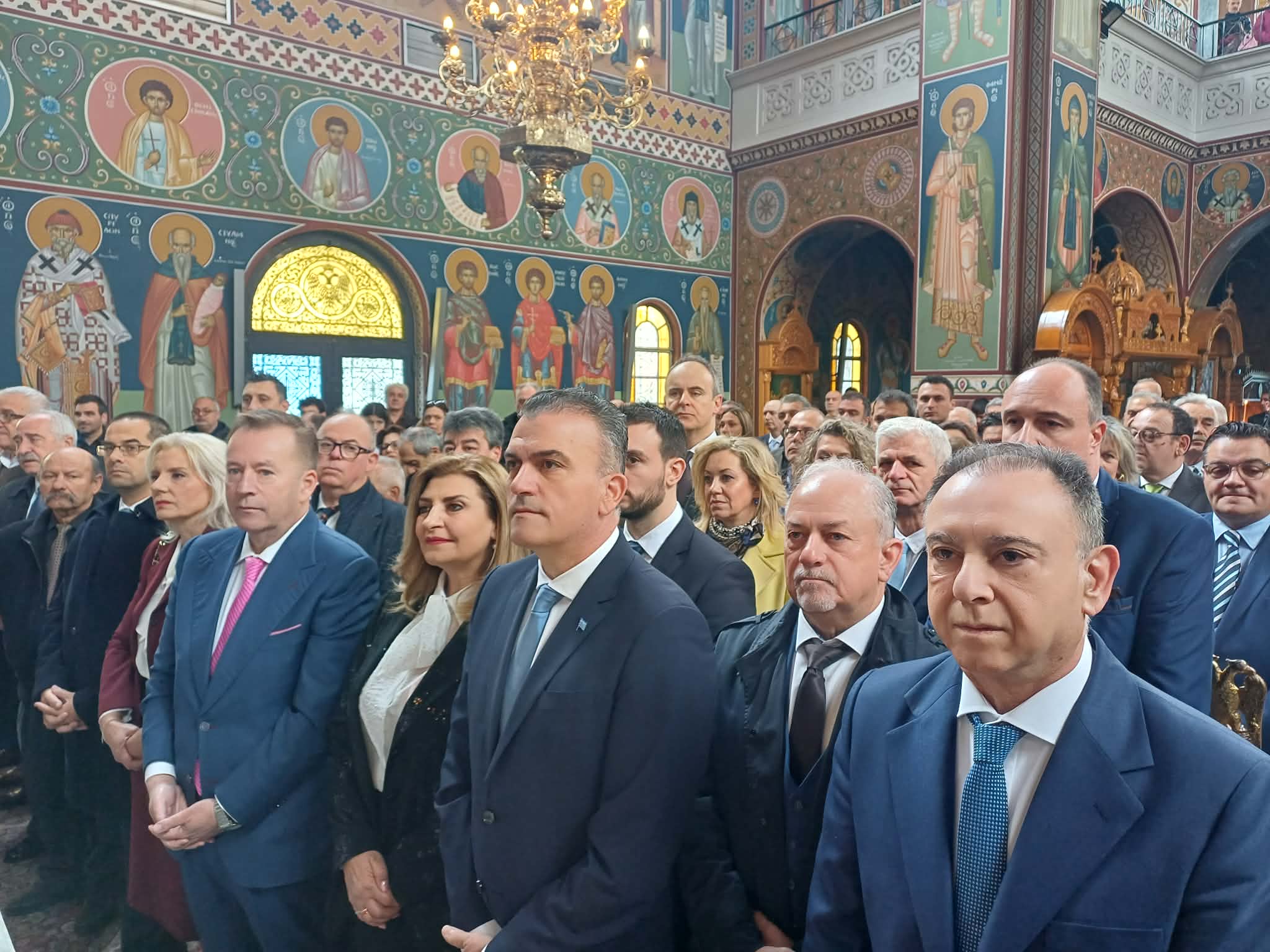 Λαμπρός ο εορτασμός της 25ης Μαρτίου στη Λάρισα-Η δοξολογία στον Άγιο Αχίλλιο (ΦΩΤΟ+video)