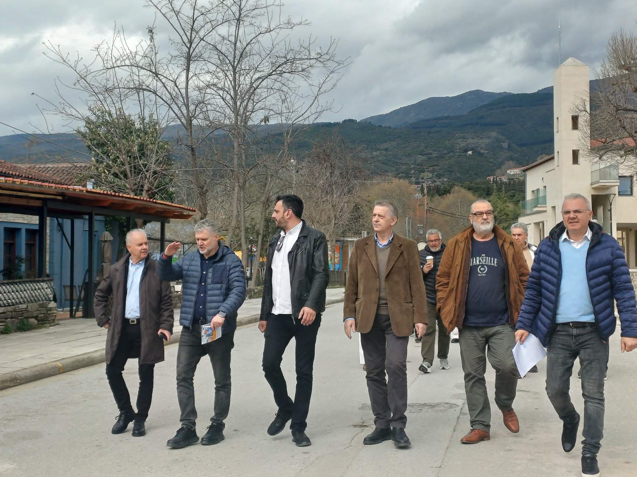 Οργή δημάρχων Αγιάς, Τεμπών, Τυρνάβου και πορεία διαμαρτυρίας ενάντια  στο κλείσιμο καταστημάτων ΕΛΤΑ (ΦΩΤΟ+video)