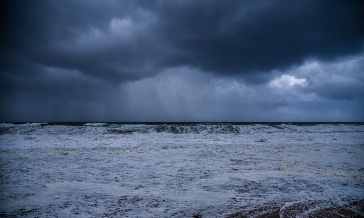 Καιρός: Διπλή κυκλογένεση στη Μεσόγειο φέρνει έντονα φαινόμενα στην Ελλάδα,  κινδυνεύει με πλημμύρες η Θεσσαλία