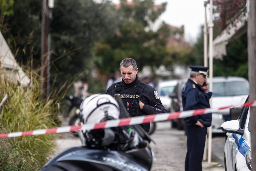 Θρίλερ στου Ζωγράφου: Βρέθηκαν δύο νεκρές γυναίκες σε διαμέρισμα, εξετάζεται ο ένοικος