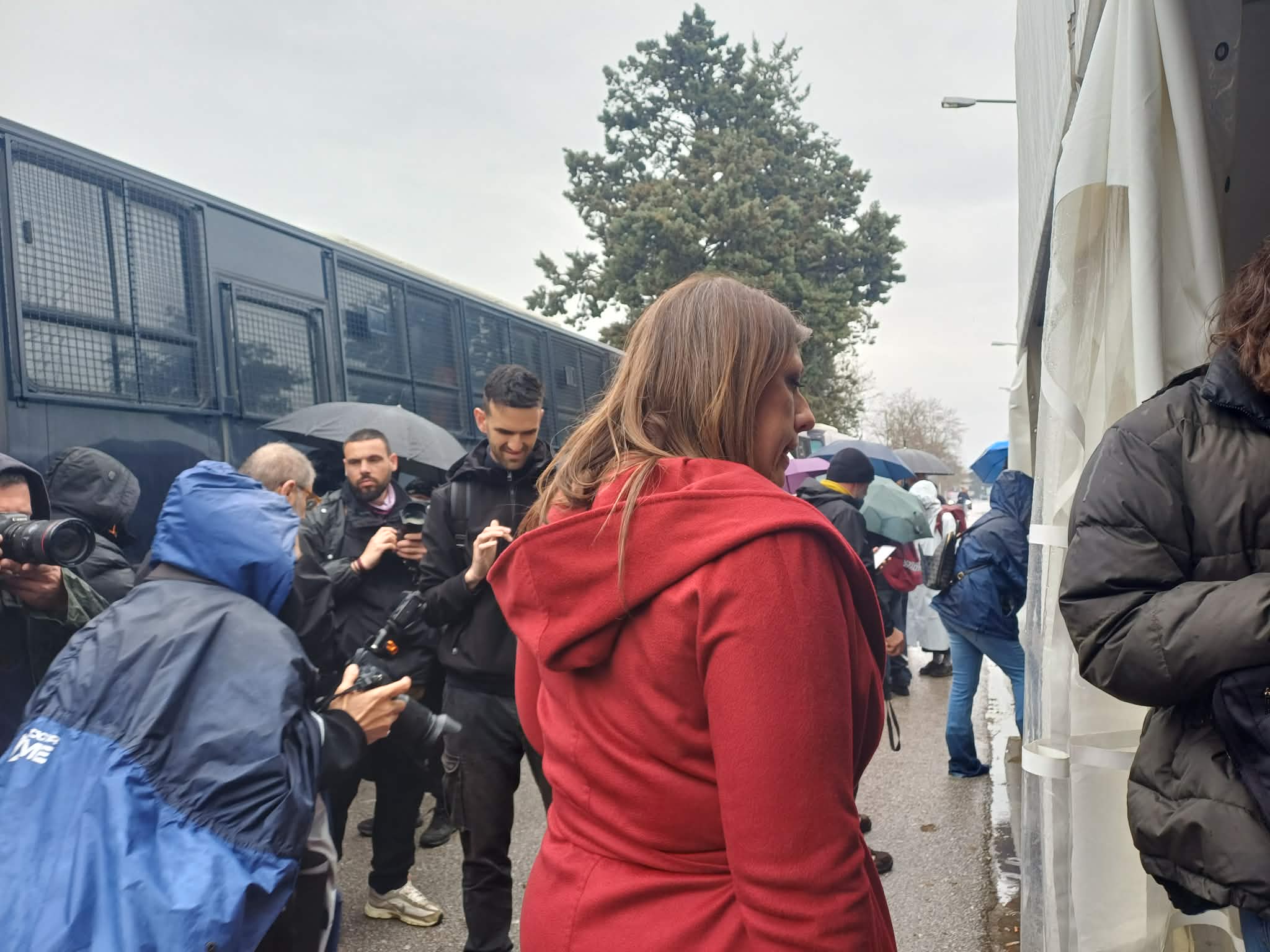 Κωνσταντοπούλου για δίκη Τεμπών: «Αστυνομοκρατία» – Τα βίντεο που ανέβασε στο TikTok μέσα από την αίθουσα