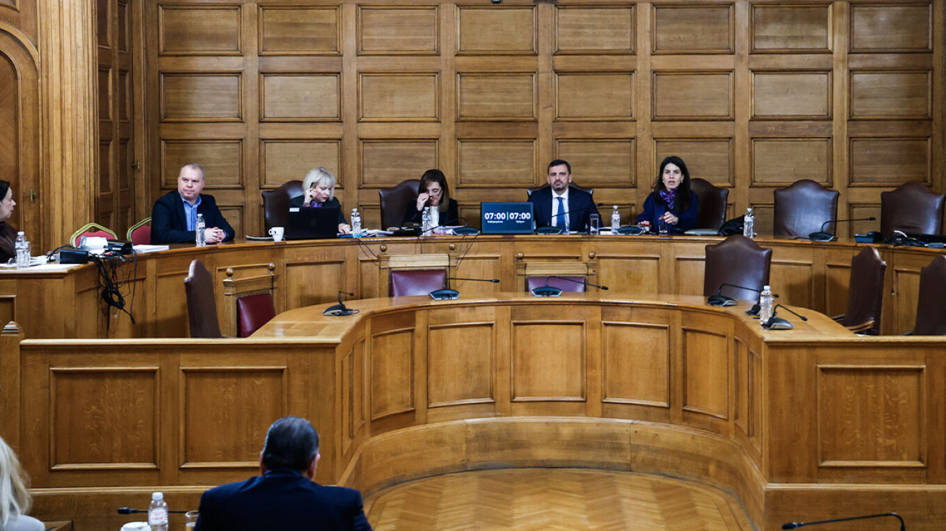 ΟΠΕΚΕΠΕ: «Κατά περίπτωση» θα κρίνει η κυβέρνηση για τα πρόσωπα της νέας δικογραφίας