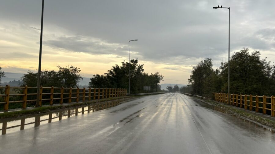 Ήπια η κακοκαιρία «Erminio» στα Φάρσαλα – Κλειστή η διάβαση στην Αμπελιά για λόγους ασφαλείας