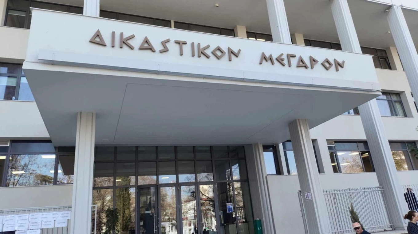 Δεκτή η δήλωση αποχής της προέδρου στη δίκη για τα βίντεο των Τεμπών - Επ’ αόριστον αναβολή
