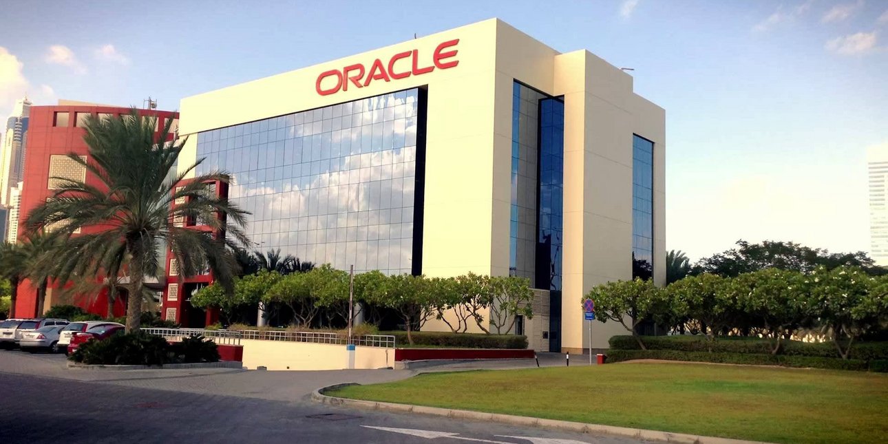 Το Ιράν εξαπέλυσε επίθεση σε data centers της Oracle στο Ντουμπάι και της Amazon στο Μπαχρέιν