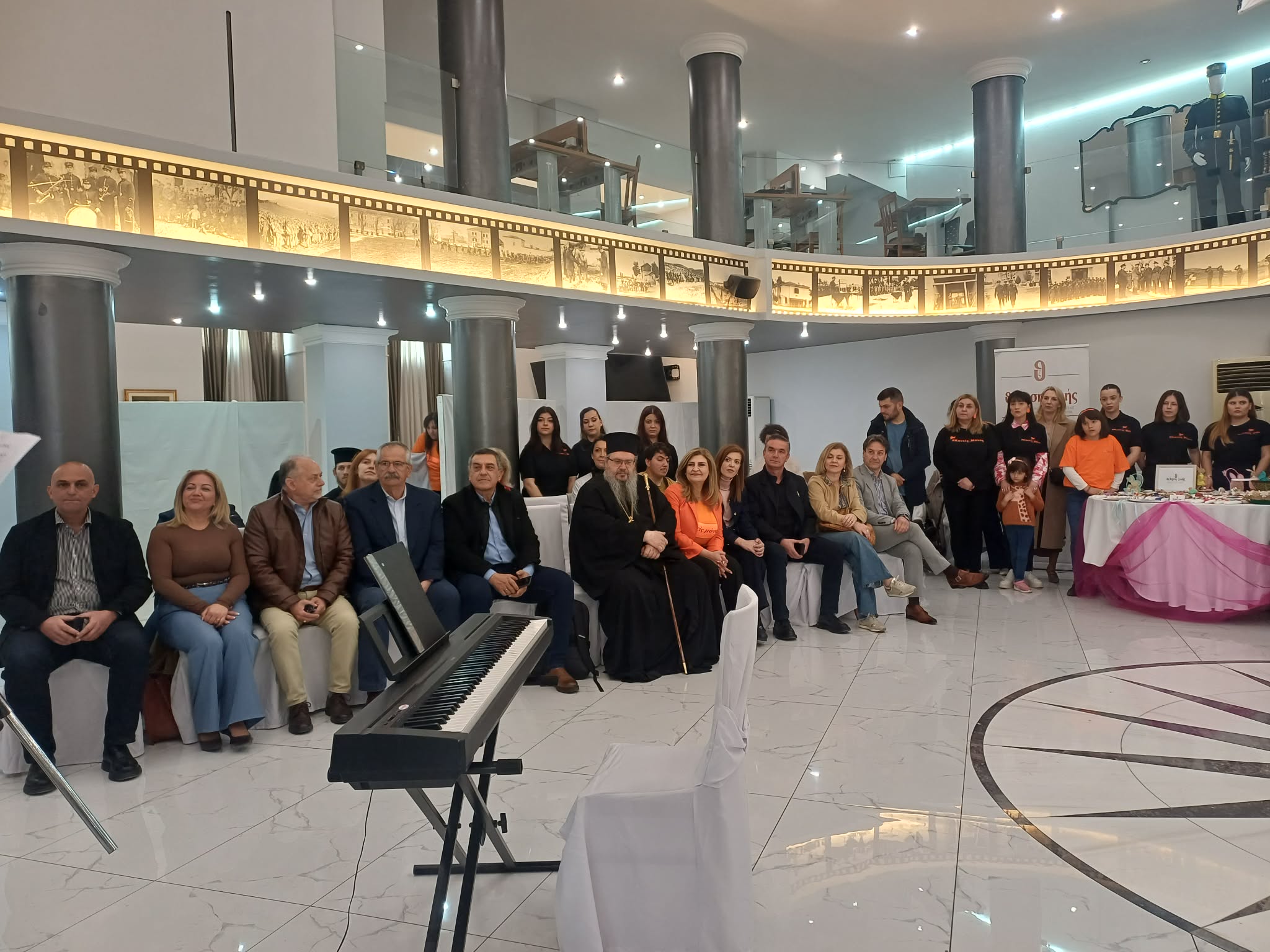 Μεγάλη συμμετοχή στο «Παζάρι Αγάπης» στη Λέσχη Αξιωματικών Φρουράς Λάρισας (ΦΩΤΟ)