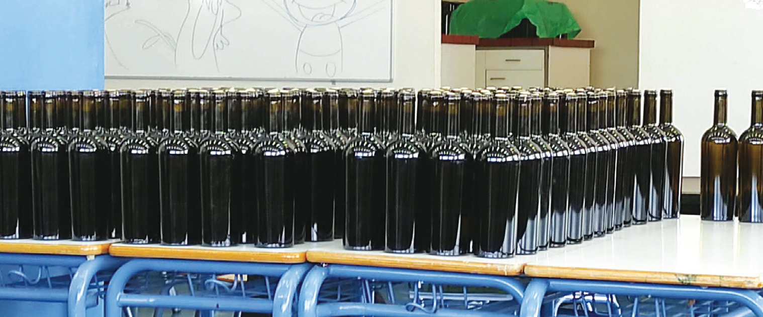 Οι μαθητές του 1ου ΕΠΑΛ Σοφάδων εμφιάλωσαν κρασί