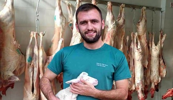 Μπαλούκας; 10 με 11 ευρώ το κιλό το αρνί στον κτηνοτρόφο πάνω από 16 ευρώ στην κατανάλωση (video)