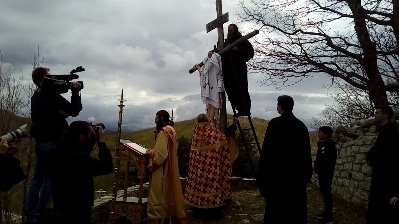 Η αναπαράσταση της Αποκαθήλωσης στην Ιερά Μονή Κορώνης Αγράφων (video)