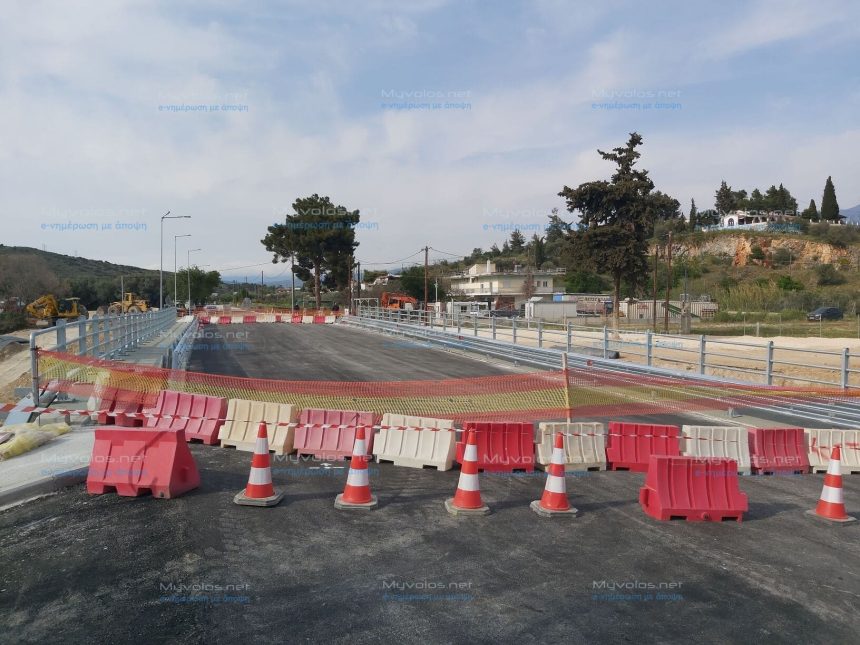 Εγκαινιάζεται η νέα γέφυρα στο Αλυγαρόρεμα – Οριοθέτηση και επενδύσεις στις όχθες του χειμάρρου