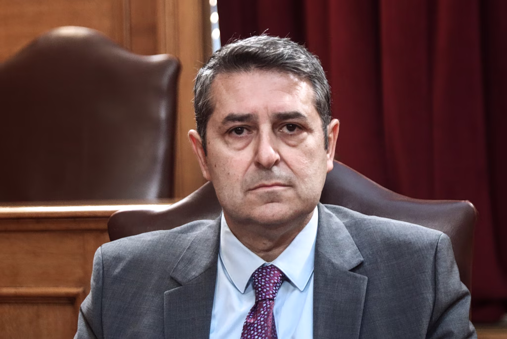 Στη ΜΕΘ με εγκεφαλικό ανεύρυσμα ο Γιώργος Μυλωνάκης – Στον Ευαγγελισμό ο Μητσοτάκης