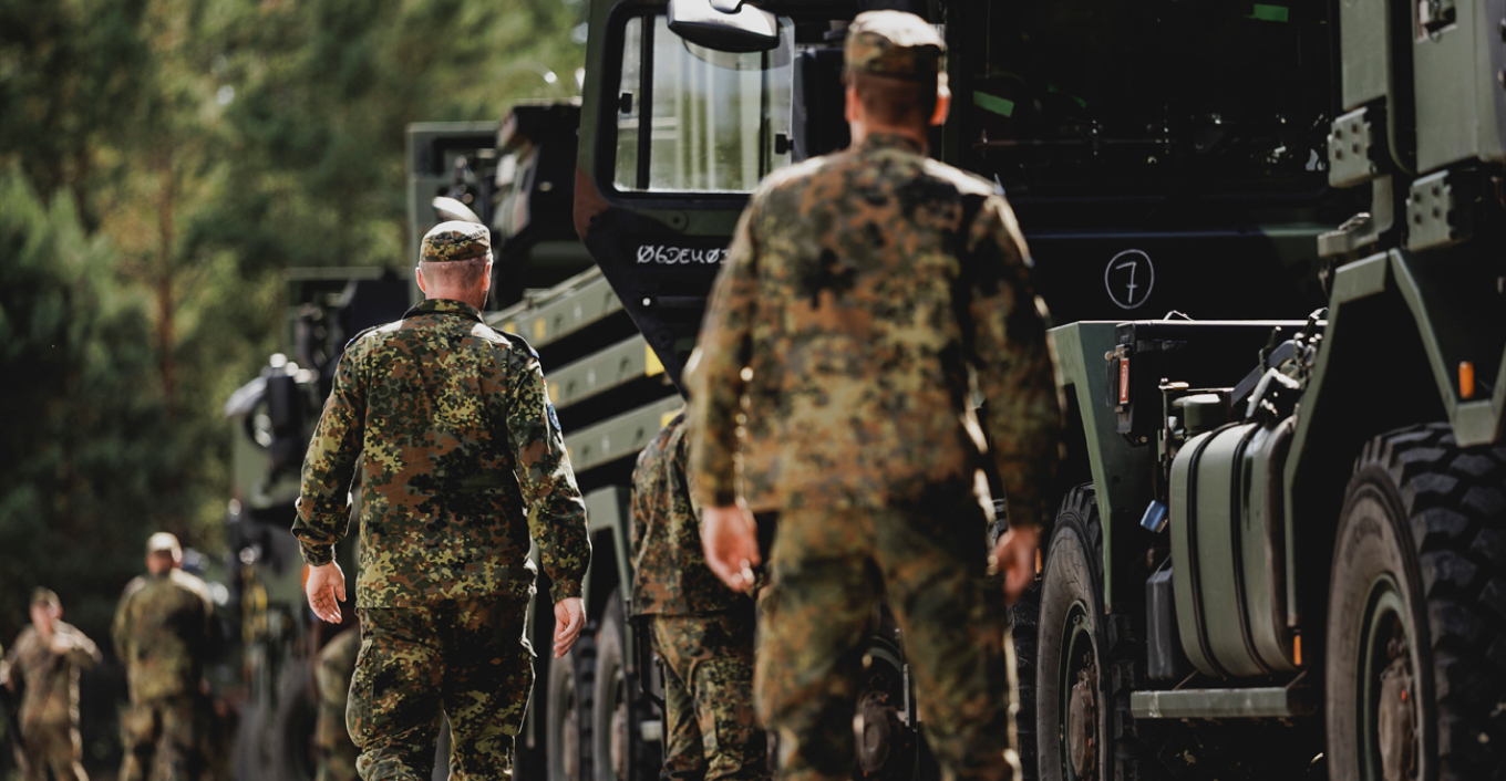 Wall Street Journal: Οι Ευρωπαίοι ετοιμάζουν εναλλακτικό σχέδιο αν ο Τραμπ βγάλει τις ΗΠΑ από το ΝΑΤΟ, ο ρόλος της Γερμανίας