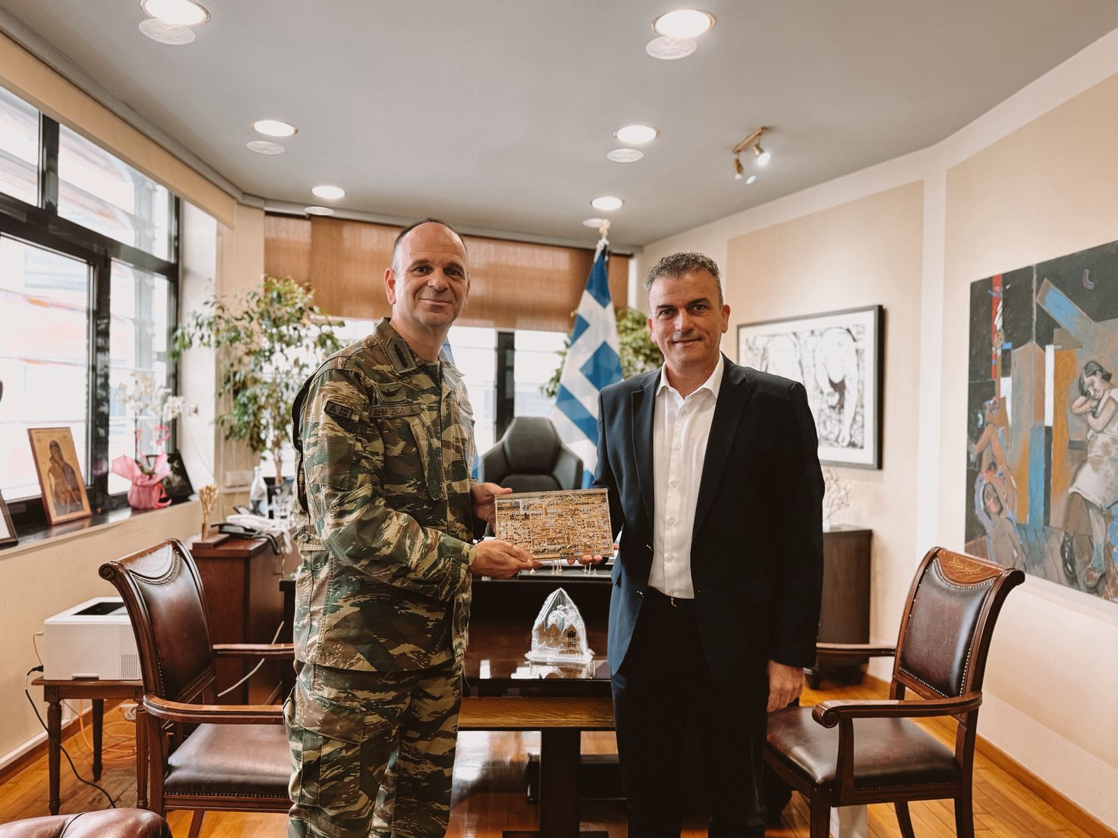 Συνάντηση με τον Διοικητή της 1ης ΤΑΞΑΣ είχε ο Δήμαρχος Λαρισαίων – Συνεργασία για κοινές δράσεις και πρωτοβουλίες