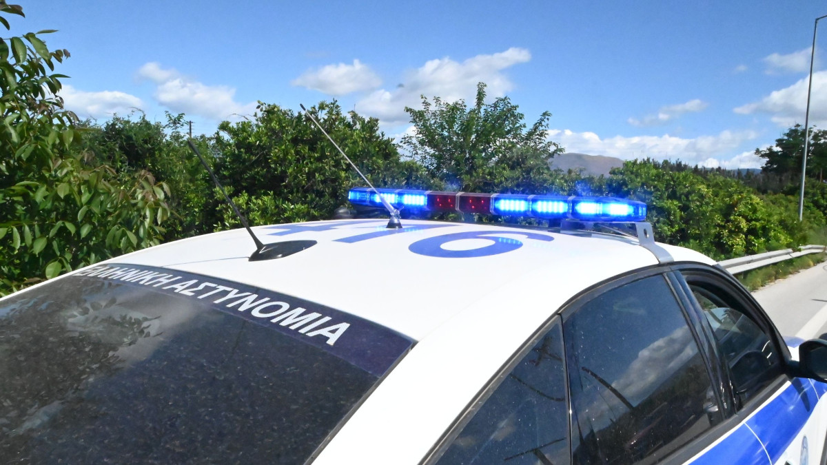 Συνελήφθη αλλοδαπός στον ΠΑΘΕ στη Μαγνησία να μεταφέρει 9 μη νόμιμες αλλοδαπές