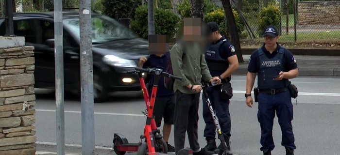 Θεσσαλία: «Καμπάνες» για μη χρήση κράνους σε 76 άτομα – Οι περισσότεροι παραβάτες με ηλεκτρικά πατίνια