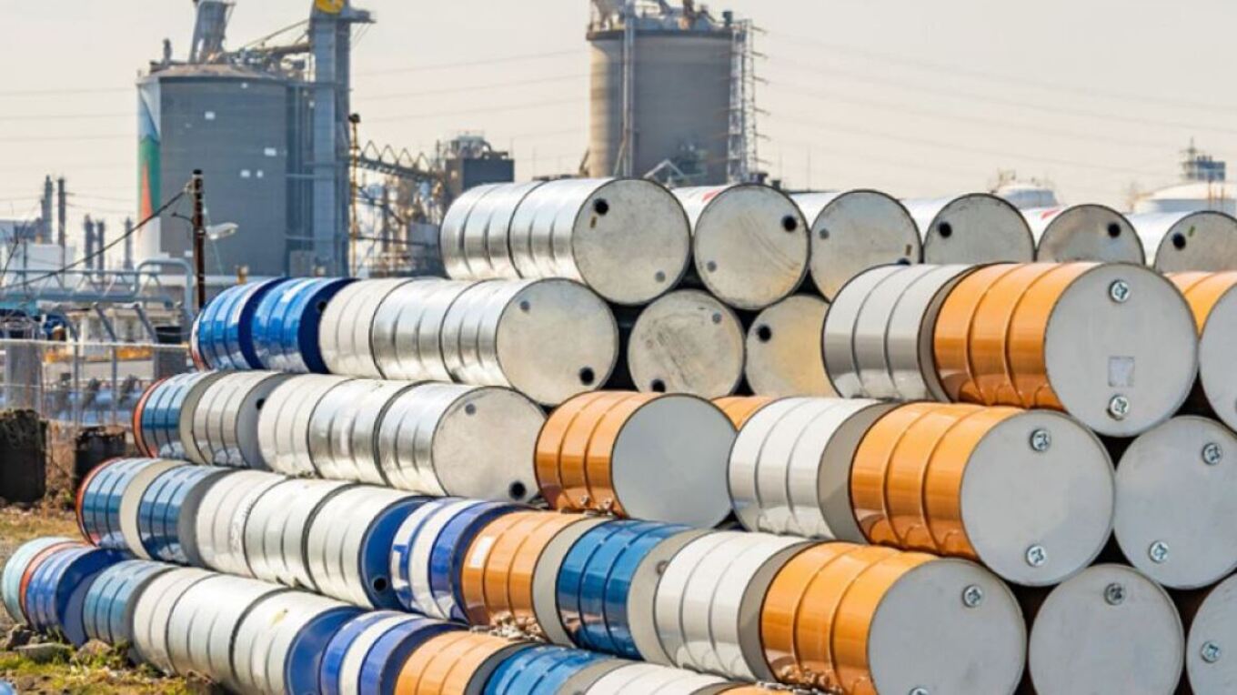 Πετρέλαιο: Άλμα πάνω από τα 105 δολάρια το Brent υπό τον φόβο κλιμάκωσης στα Στενά του Ορμούζ