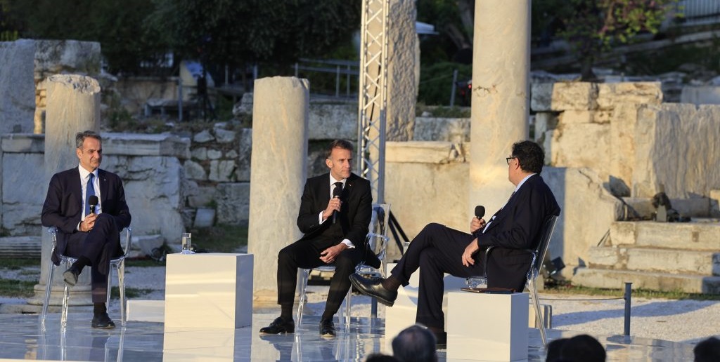 Στην Αθήνα ο Εμανουέλ Μακρόν – Live η συζήτηση με τον Κυριάκο Μητσοτάκη στη Ρωμαϊκή Αγορά