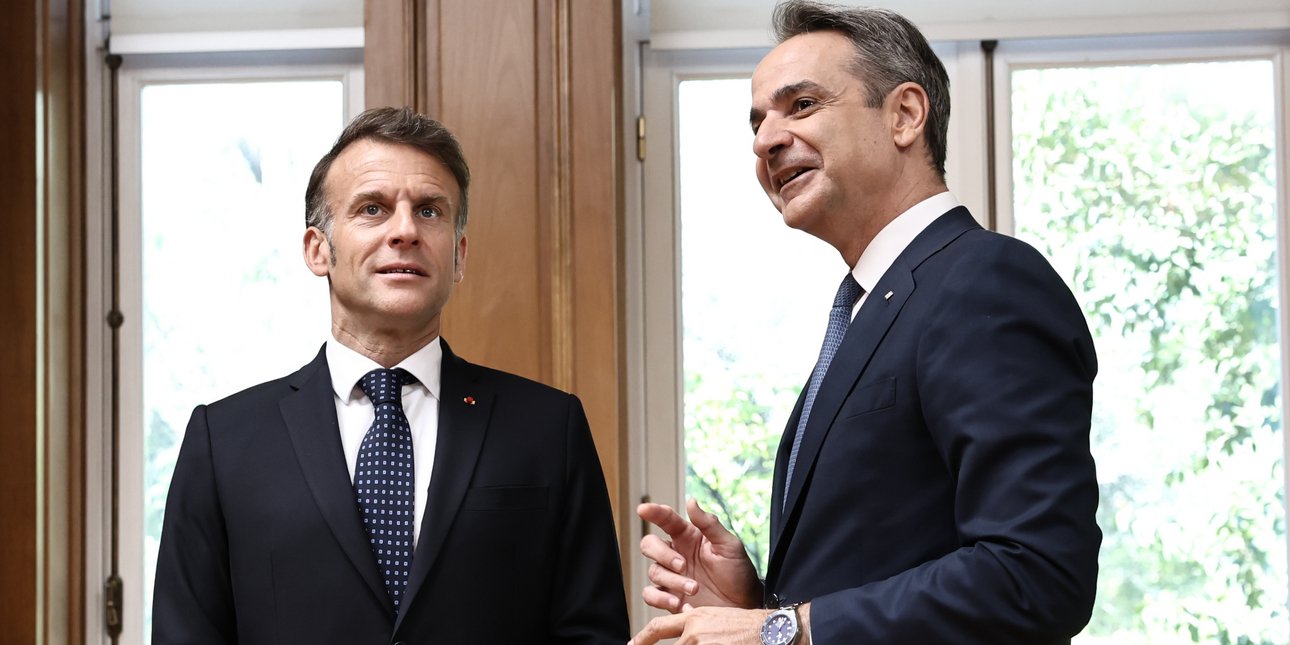 Politico: Μακρόν και Μητσοτάκης ζητούν παράταση της αποπληρωμής του χρέους λόγω Covid και νέα ευρωομόλογα