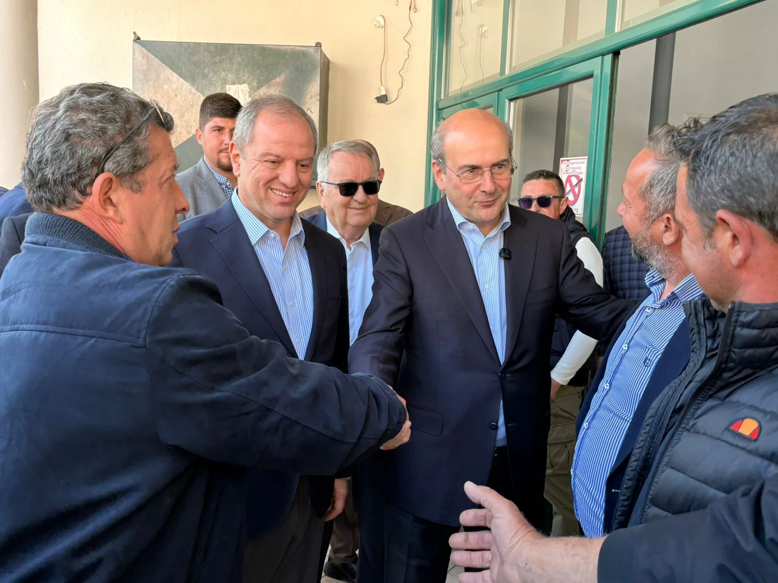 Δεσμεύσεις Χατζηδάκη για αποζημιώσεις παγετού και για προανθικό κερασιών