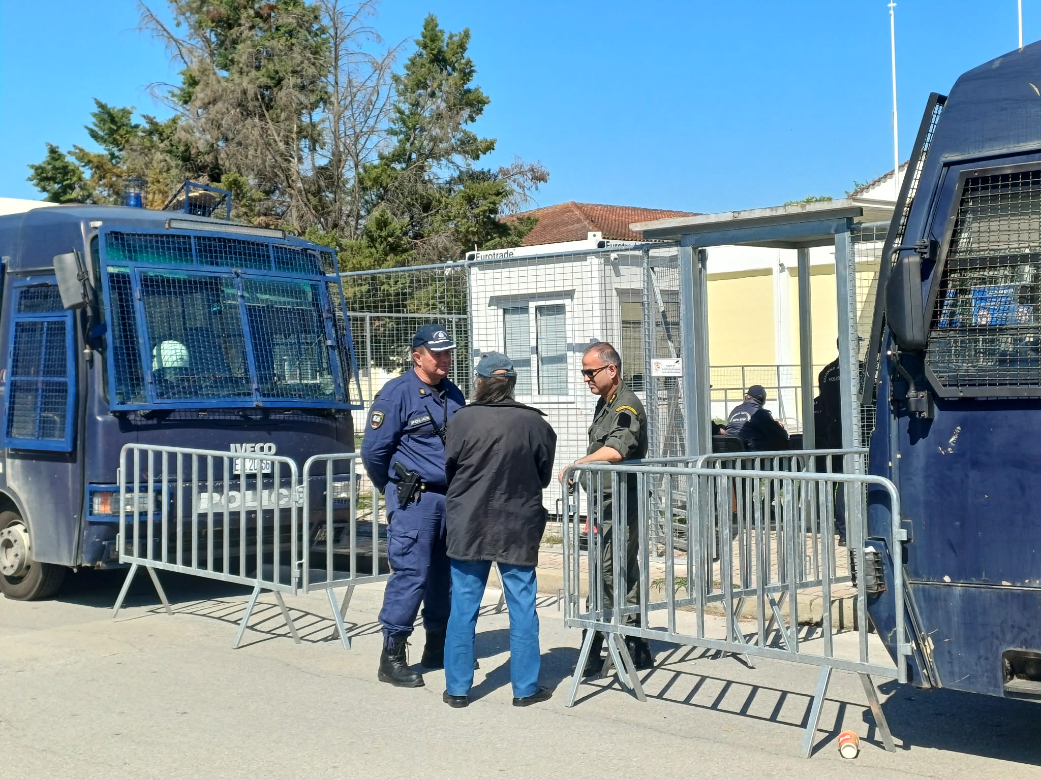 Δίκη Τεμπών: Παράσταση προς υποστήριξη κατηγορίας από το Δημόσιο για σταθμάρχη και στελέχη ΟΣΕ (ΦΩΤΟ)