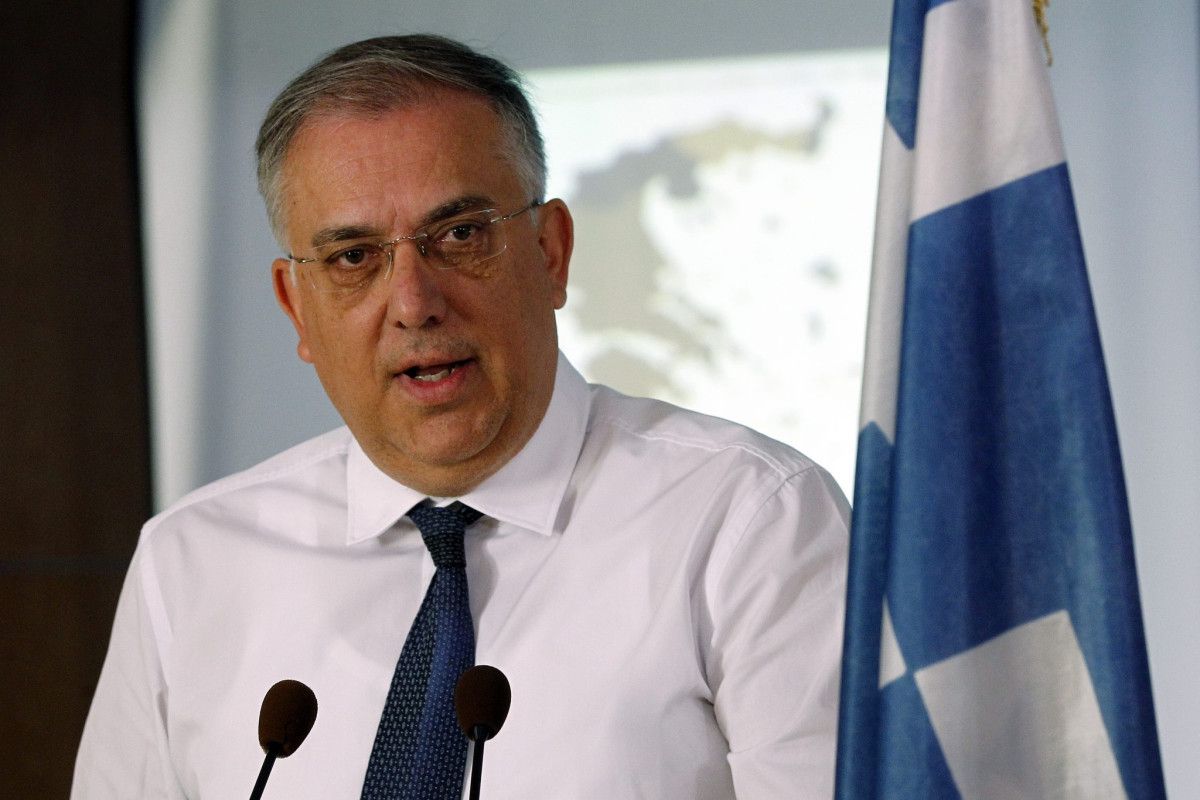 Τάκης Θεοδωρικάκος: «Δική μας επιλογή το πλαφόν στις χρεώσεις των δανείων - Με την ψήφιση του νομοσχεδίου η ισχύς των μέτρων»