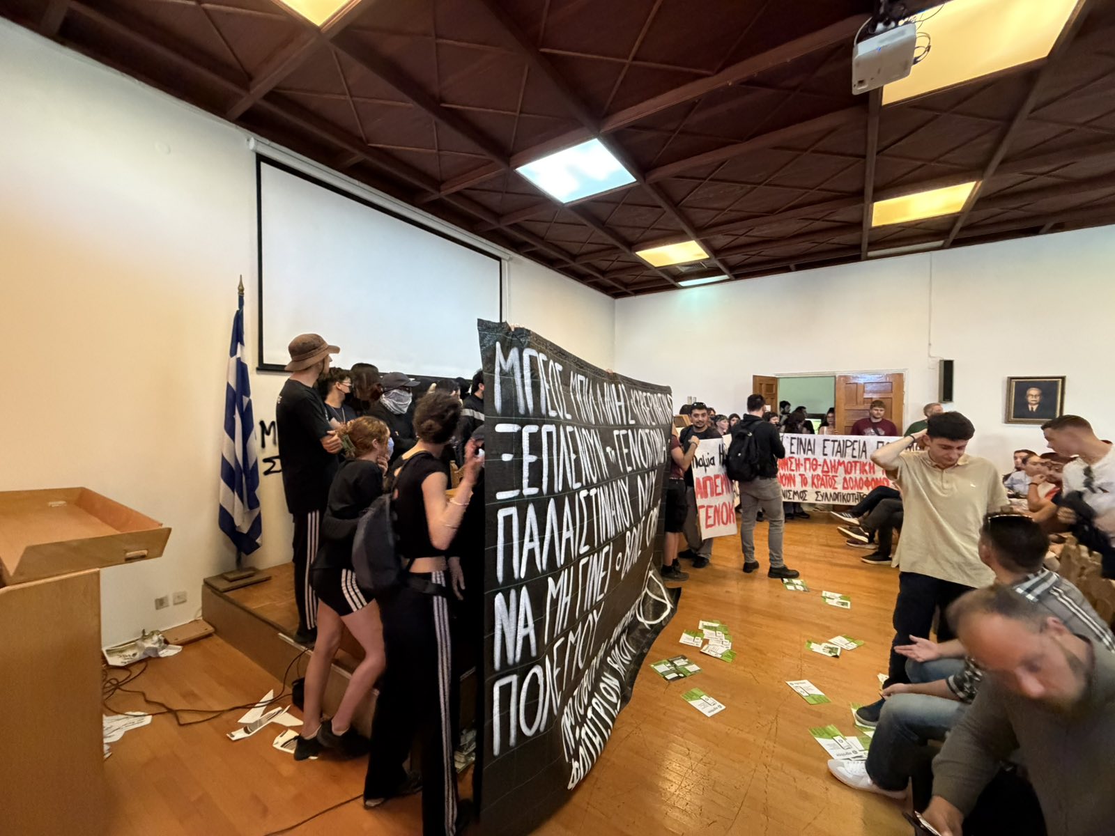 «Μπαρούτι» στον Βόλο: Ενίσχυση αστυνομικών δυνάμεων, προσαγωγές και πορεία διαμαρτυρίας για «εκδικητικές συλλήψεις αγωνιστών»
