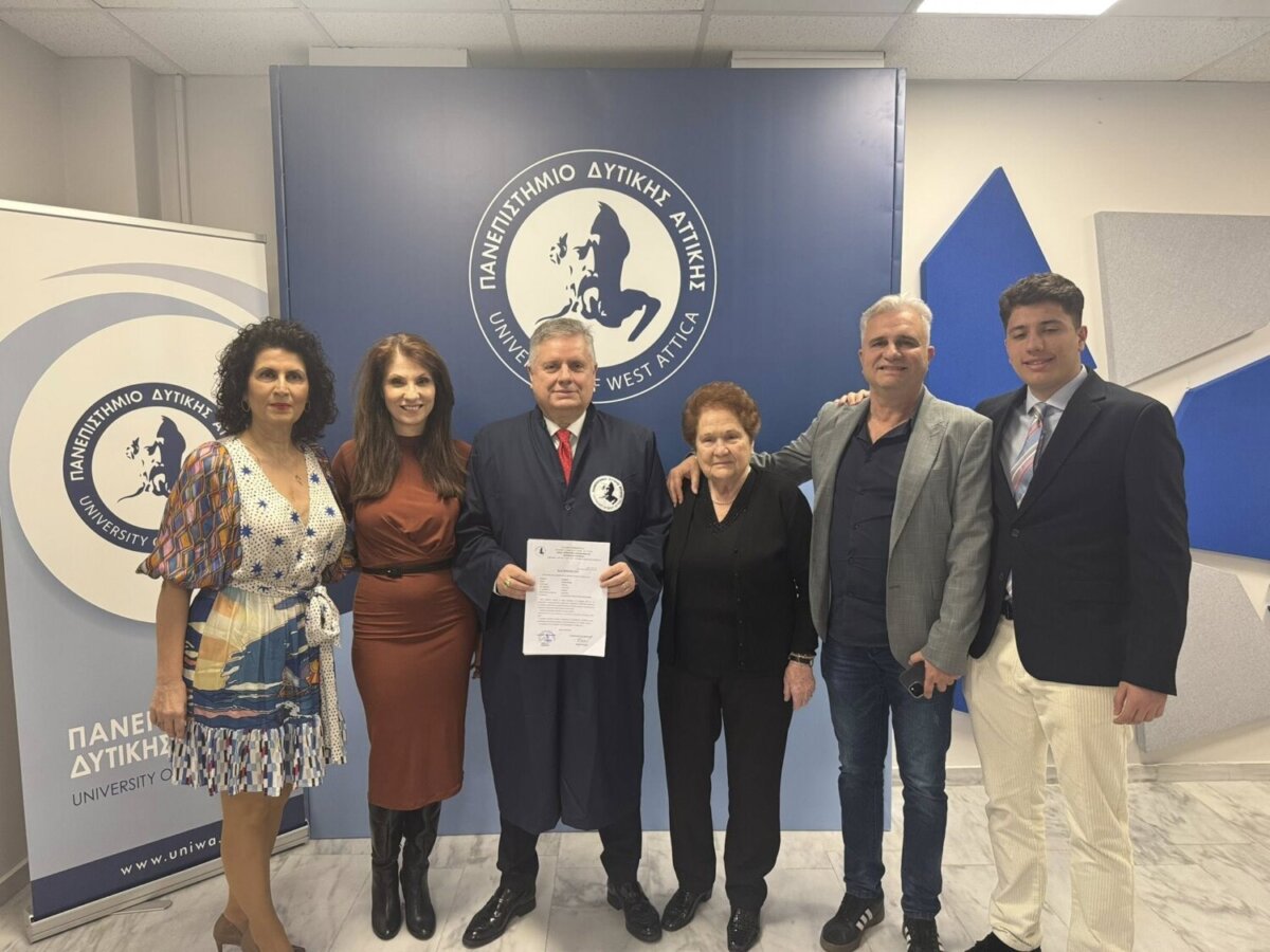Ανακηρύχτηκε διδάκτορας στο Πανεπιστήμιο Δυτικής Αττικής ο Ντίνος Κόκκινος (ΦΩΤΟ)