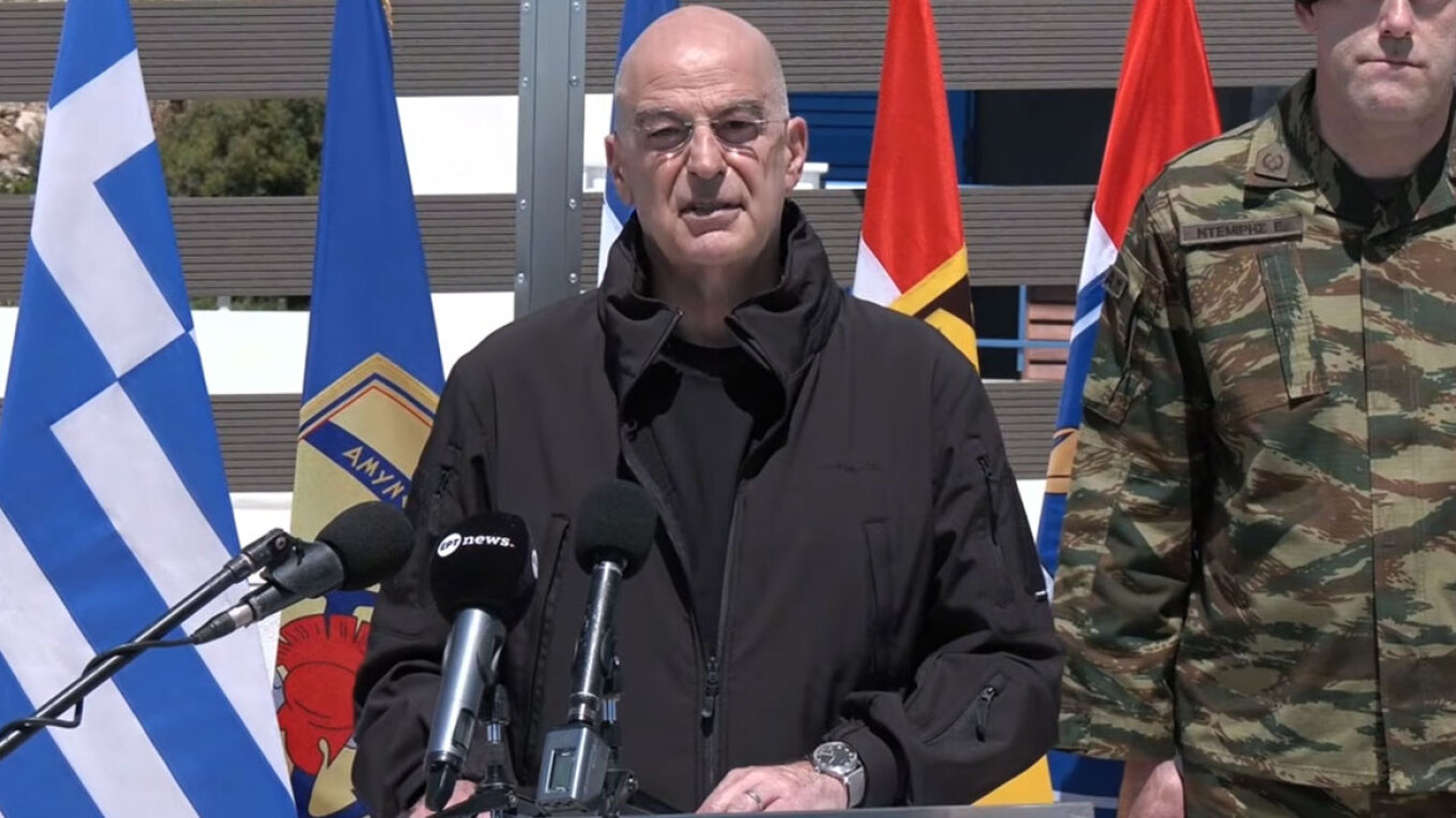 Αυστηρό μήνυμα Δένδια για το ουκρανικό drone: «Μας οφείλονται σαφείς εξηγήσεις, έθεσε σε κίνδυνο την ασφάλεια της ναυσιπλοΐας