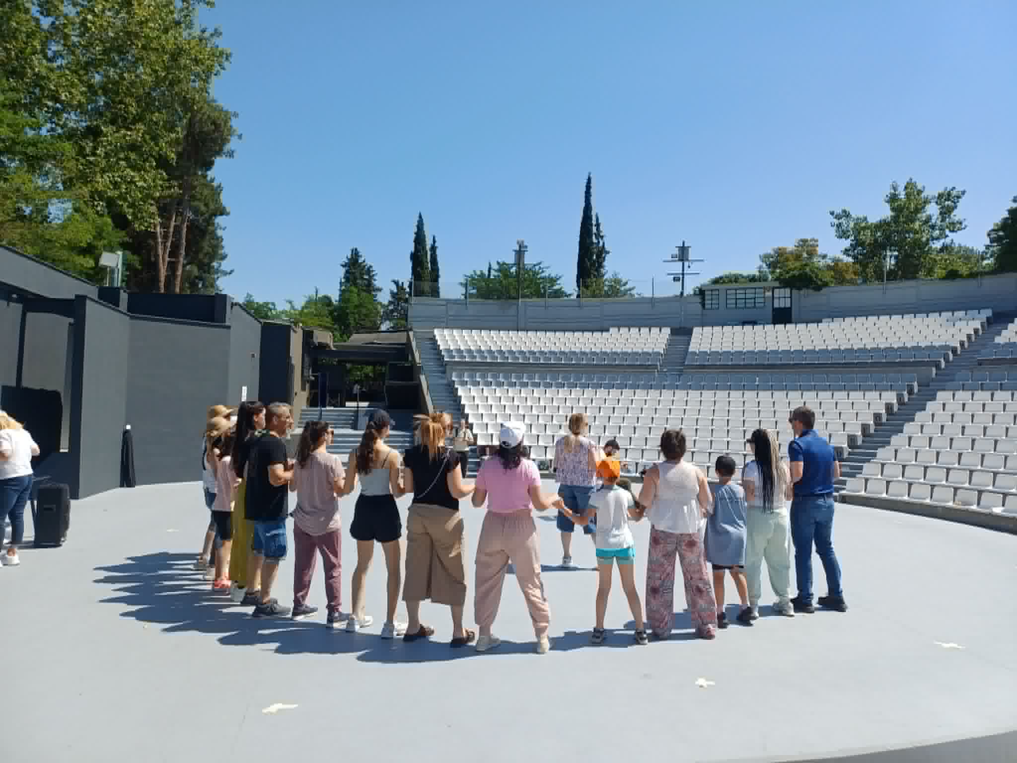 Πρόβες στο κηποθέατρο για τη μεγάλη πολιτιστική εκδήλωση της επόμενης Παρασκευής (ΦΩΤΟ+βίντεο)
