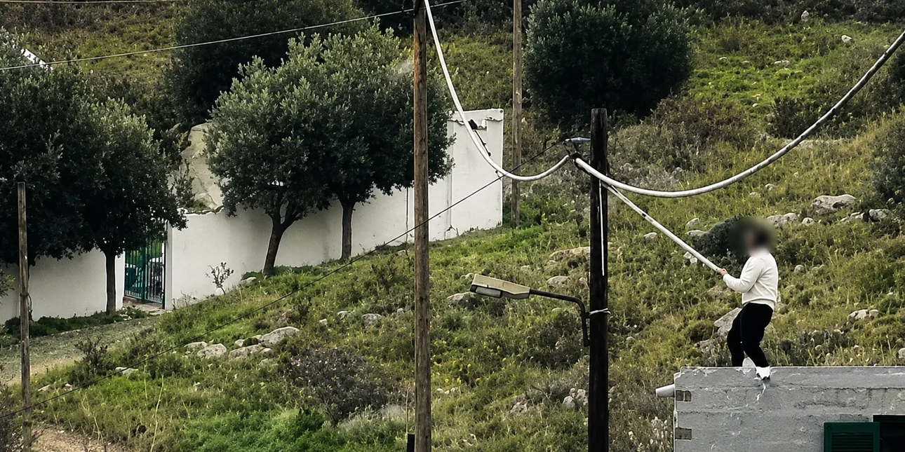 Όργιο ρευματοκλοπών στην Ελλάδα: 400.000 σπίτια ηλεκτροδοτούνται παράνομα