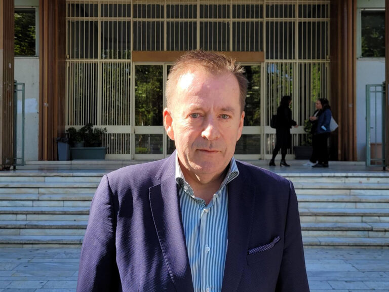 Β. Κόκκαλης για τις τραπεζικές χρεώσεις: Στέλνουν πιστωτικές κάρτες χωρίς αίτηση και συνεχίζουν να «αρμέγουν» τους πολίτες