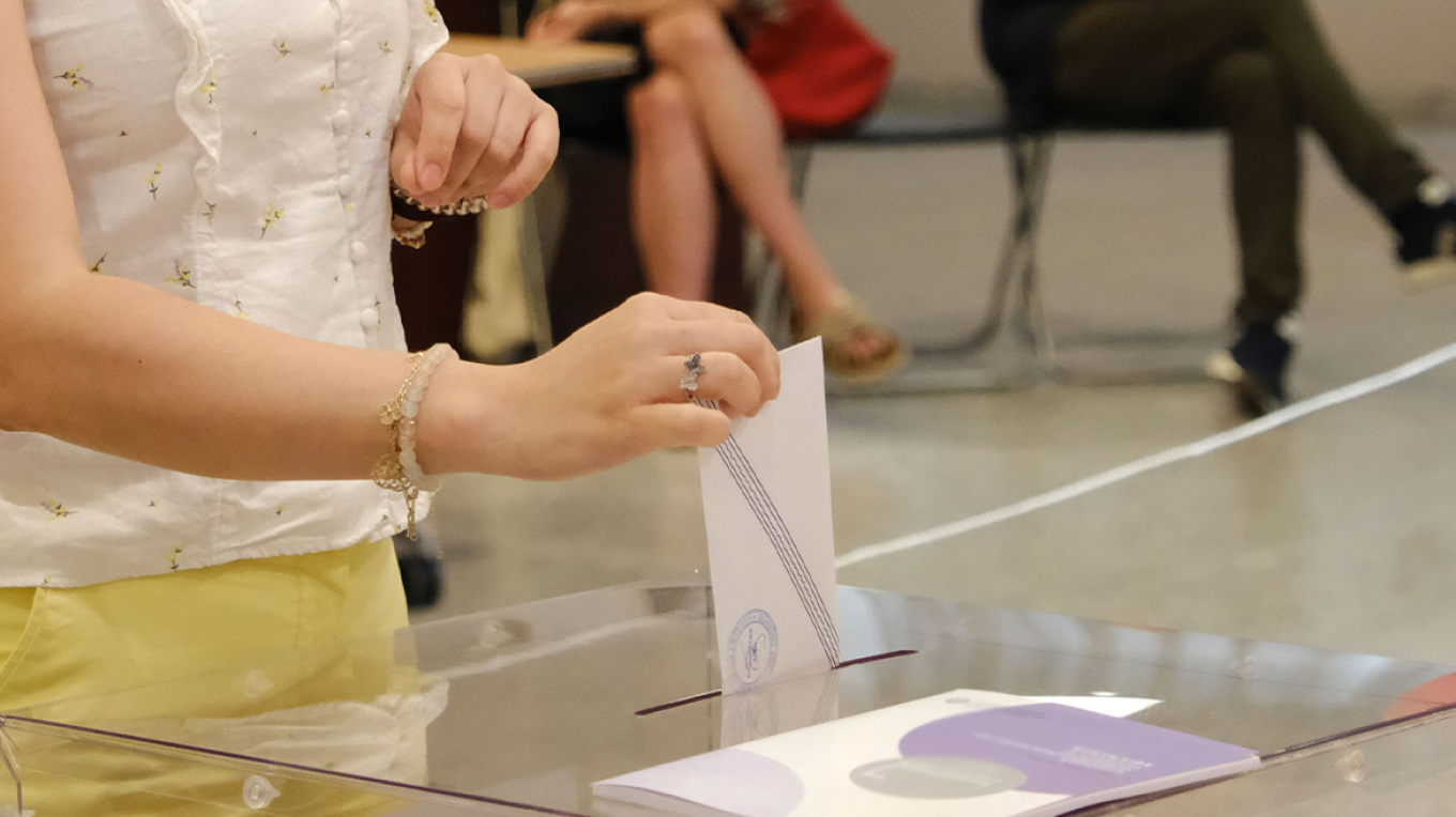 ΠΟΛΙΤΙΚΗ - Δημοσκόπηση Opinion Poll: Στο 30,5% η ΝΔ  δεύτερος (πλέον)  ο Τσίπρας, τρίτη η Καρυστιανού, έπεσε το ΠΑΣΟΚ κοντά σε μονοψήφιο