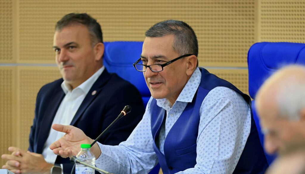 Ένταξη στο ΕΣΠΑ  υπαίθριου χώρου αναψυχής 11,7 στρεμ. στο λόφο του Μεζούρλου και σύνδεση Νεράιδας και Ηπειρώτικων