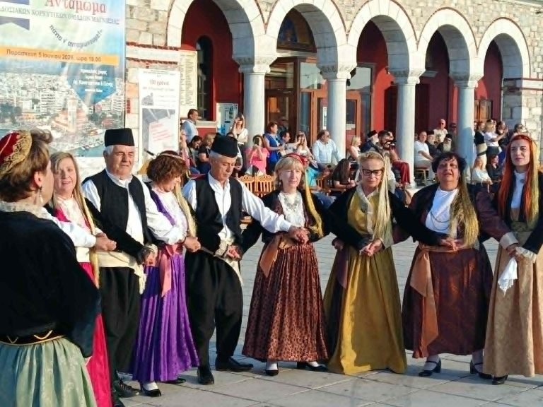 Κέρδισε και πάλι τις εντυπώσεις το 7ο Αντάμωμα Παραδοσιακών Χορευτικών Ομάδων Μαγνησίας στον Βόλο