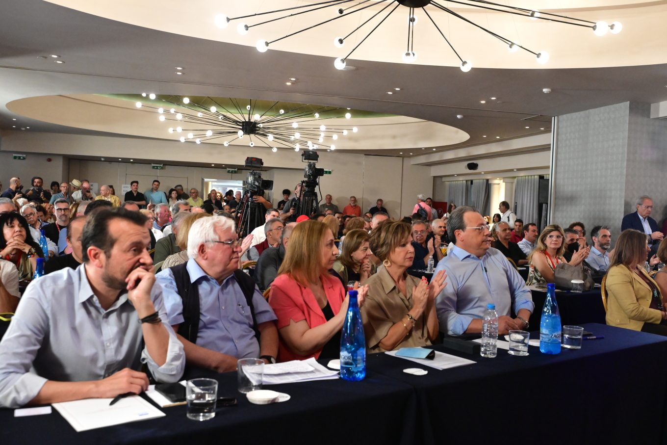 Παππάς, Πολάκης, Δούρου εναντίον Φάμελλου που είπε «να είμαστε δίπλα στον Τσίπρα» στην ΚΕ του ΣΥΡΙΖΑ