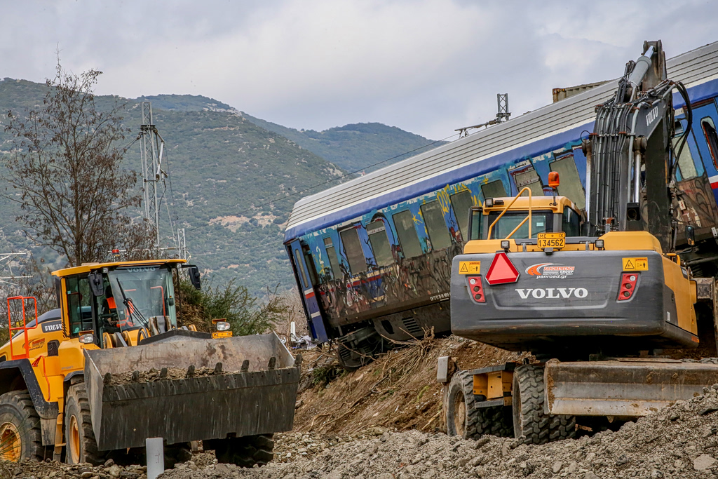 Τέμπη: Έκτακτος διαχειριστικός έλεγχος στην Περιφέρεια Θεσσαλίας – Στο μικροσκόπιο συμβάσεις εργασιών στο χώρο της τραγωδίας