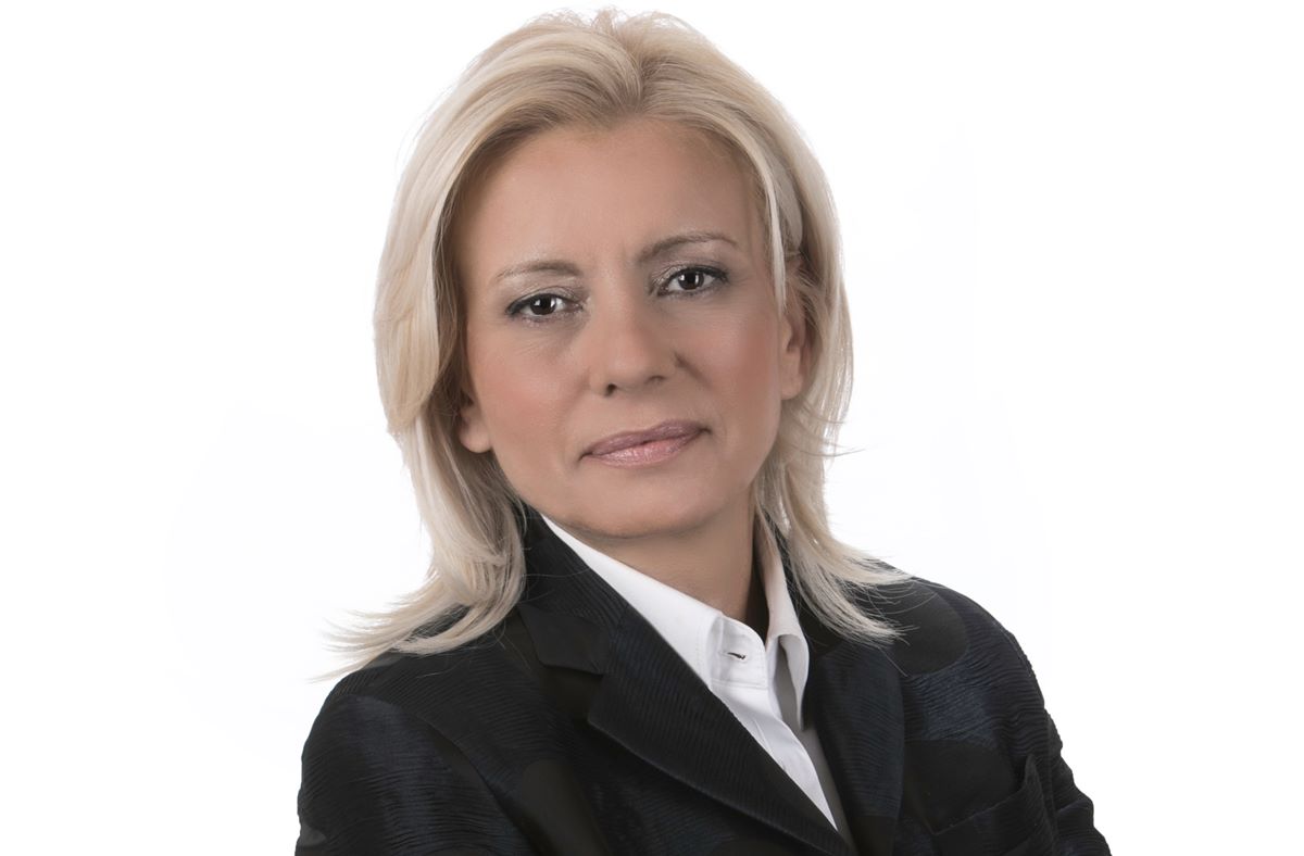 Η Ρένα Καραλαριώτου αποχαιρετά τον πρώην υπουργό Γιώργο Σουφλιά