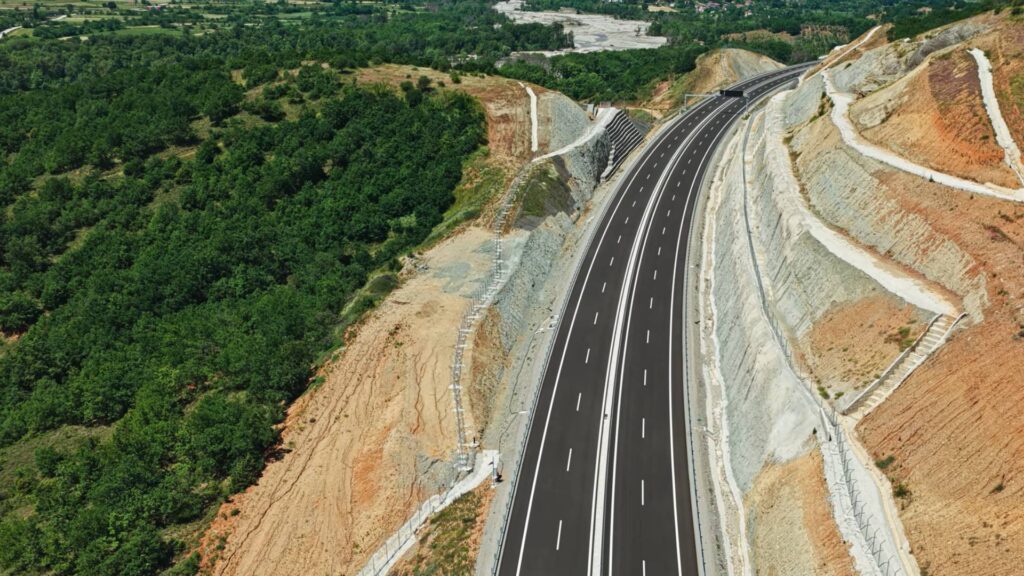 Αθήνα-Εγνατία Οδός σε λιγότερες από 4 ώρες: Σχεδόν έτοιμος ο νέος μεγάλος δρόμος Ε-65 (video)