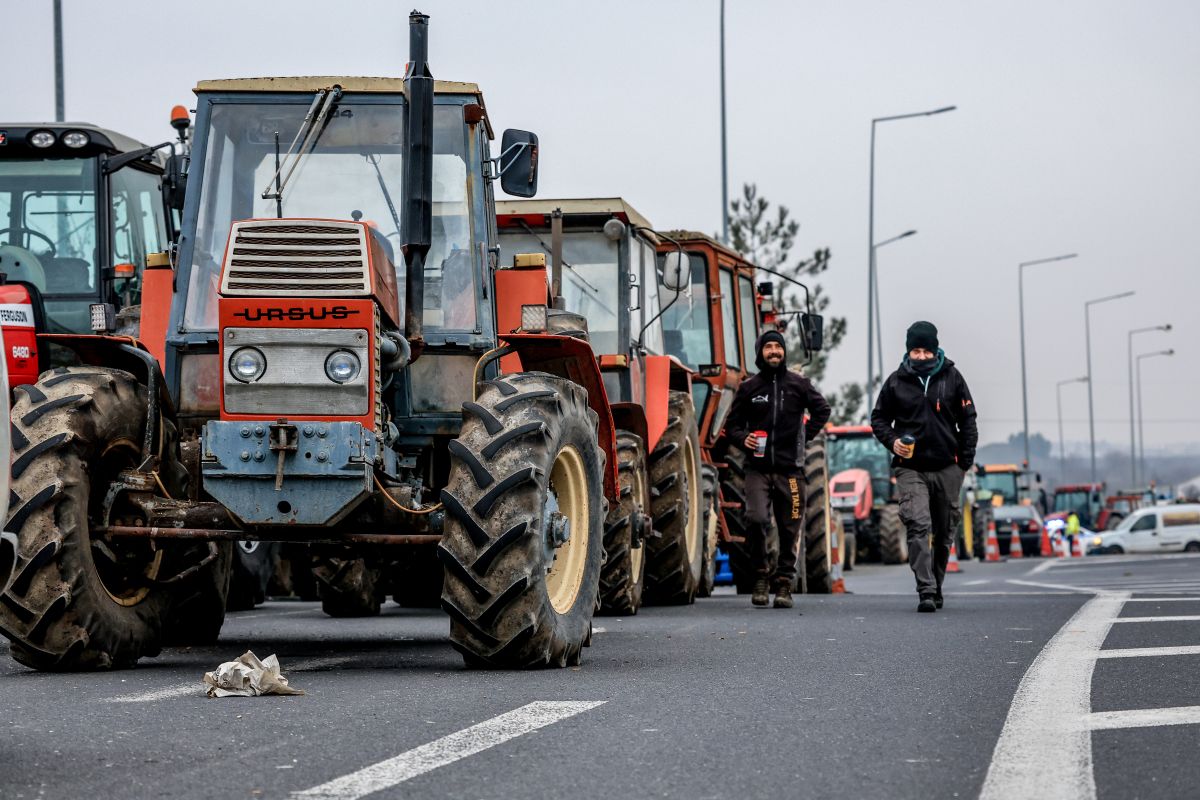 Πανελλαδική Επιτροπή των μπλόκων: “Χάος με τις αγροτικές επιδοτήσεις Δεν θα μείνουμε με σταυρωμένα χέρια”
