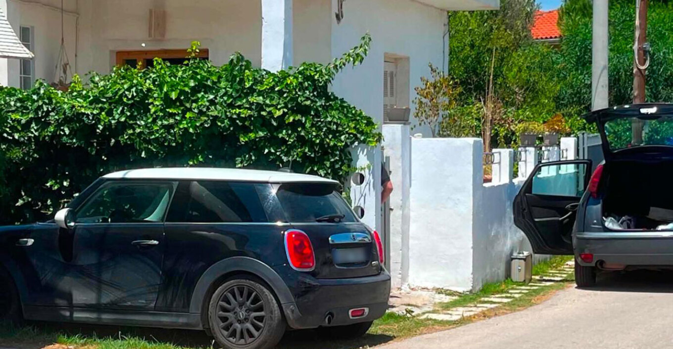 Μαχαιρωμένοι μάνα και γιος στο Αίγιο, ανακρίνεται ο Ιταλός σύντροφος της 54χρονης για το άγριο έγκλημα