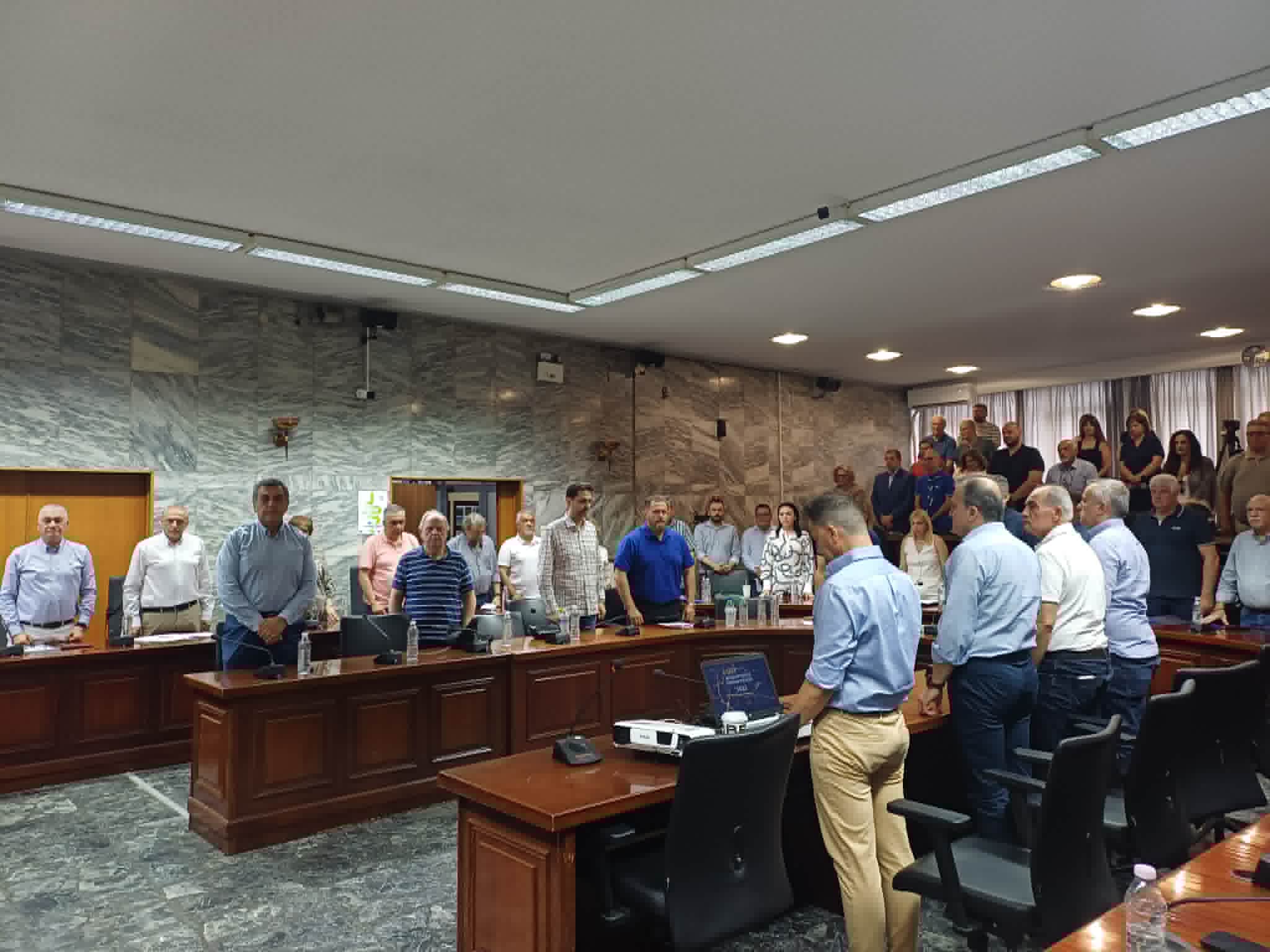 Με ενός λεπτού σιγή τίμησε το Δημοτικό Συμβούλιο Λαρισαίων την Αικατερίνη Ζιαζιά – Σουφλιά (ΦΩΤΟ)