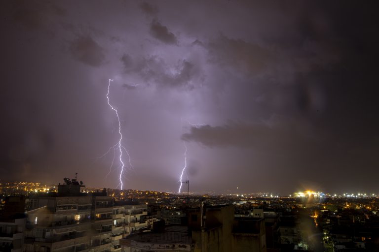 Πορτοκαλί προειδοποίηση για καταιγίδες σε Θεσσαλία και Σποράδες από το μεσημέρι της Παρασκευής