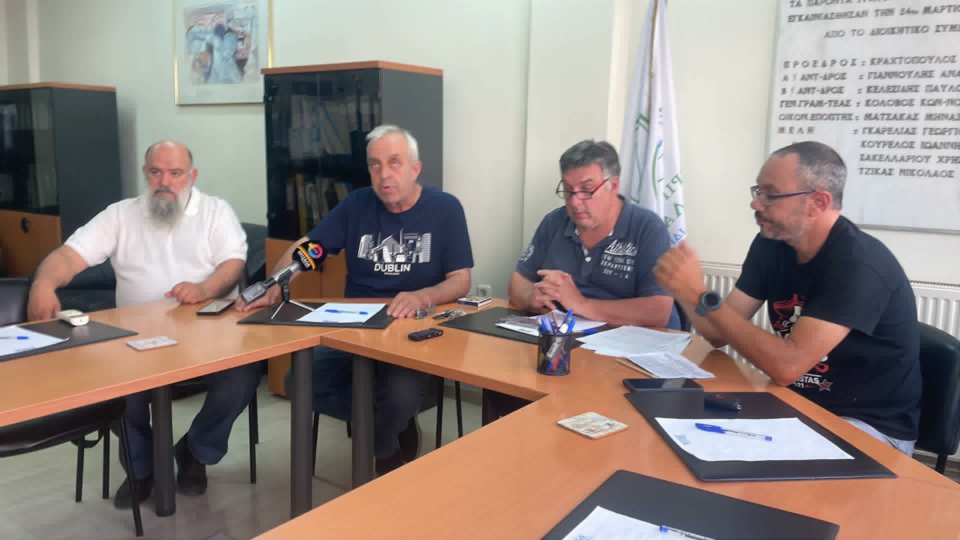 Κλείνουν Εφορία και ΕΦΚΑ  έμποροι και επαγγελματίες της Λάρισας, ζητούν μέτρα για να μην κλείσουν τα μαγαζιά τους (ΦΩΤΟ)