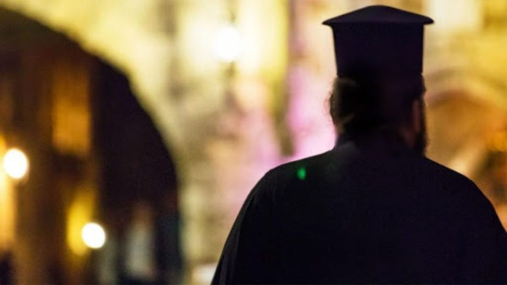 Σοκάρει η καταγγελία τεσσάρων κοριτσιών κατά ιερέα για βιασμό και χειραγώγηση