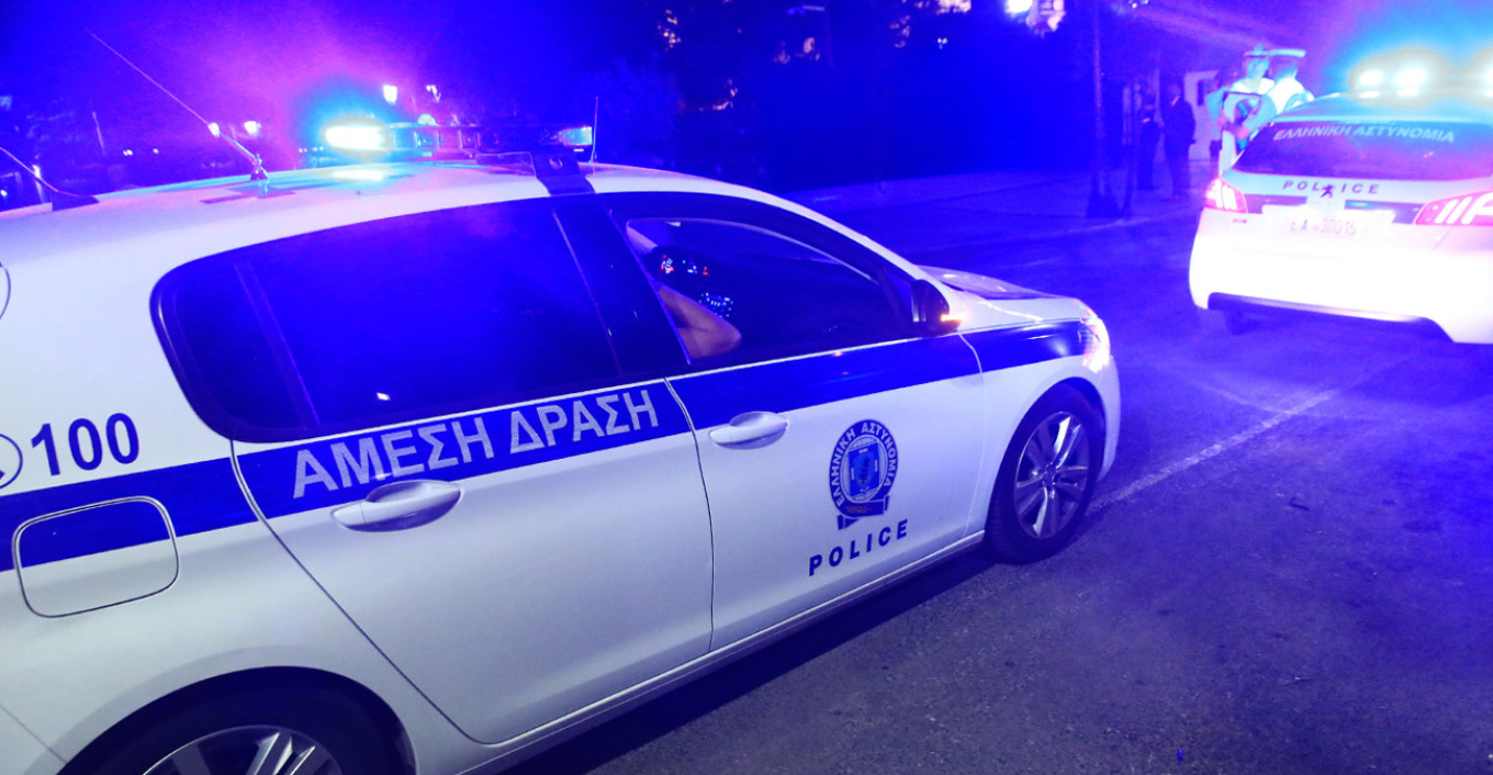 Νεαρός σοβαρά τραυματίας στον θώρακα μετά από συμπλοκή 10 ατόμων στην Καλλιθέα, 8 προσαγωγές