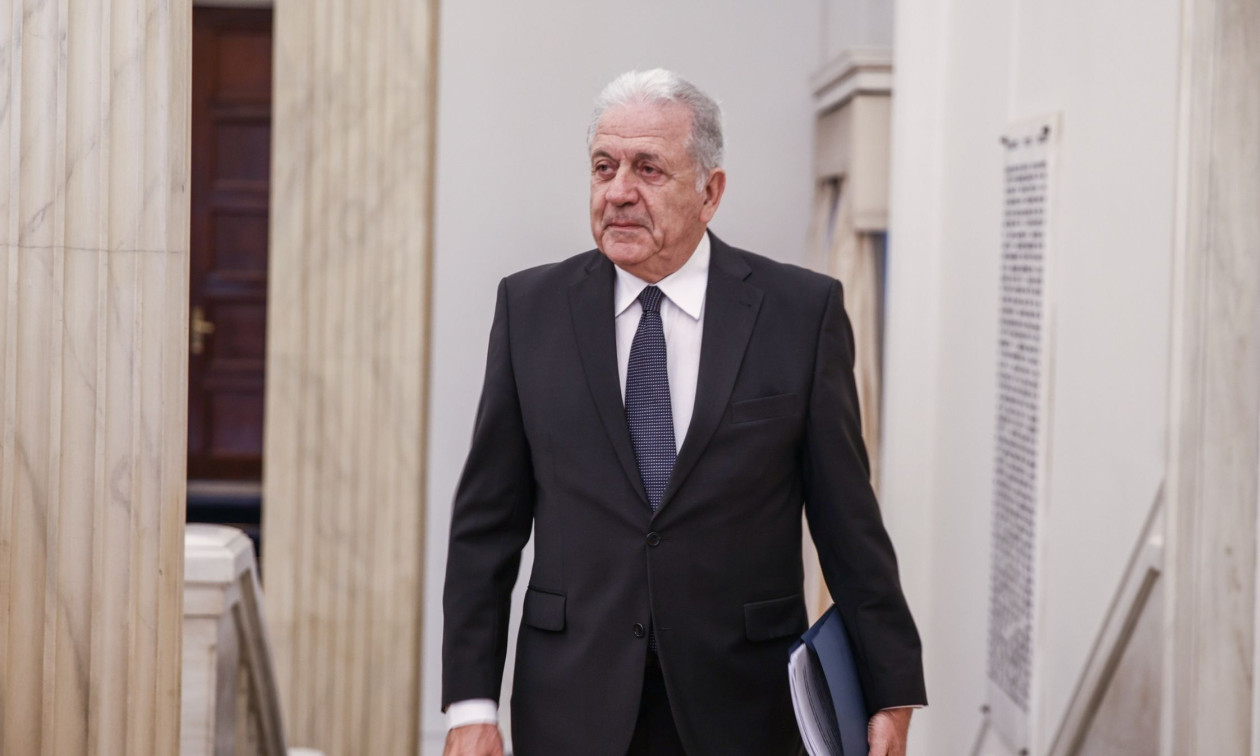 Quatargate: Ο Δημήτρης Αβραμόπουλος προσφεύγει στον Άρειο Πάγο