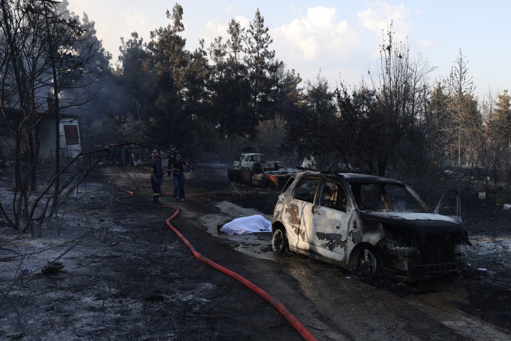 Φωτιά στη Λήτη: Εντοπίστηκε και δεύτερη σορός – Έρευνες αν πρόκειται για το παιδί που αγνοείται