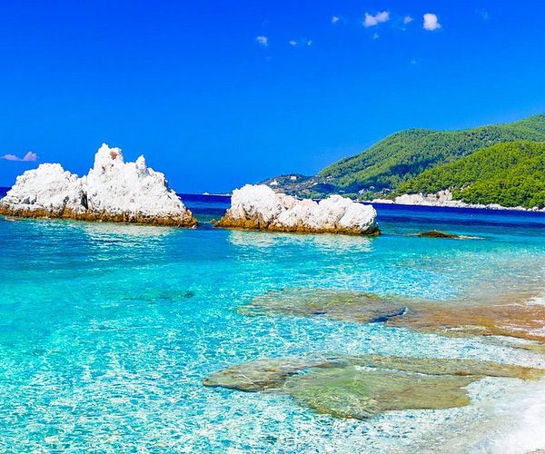 Η Σκόπελος ανάμεσα στους «παραδεισένιους προορισμούς» για τους Σουηδούς ταξιδιώτες το 2026