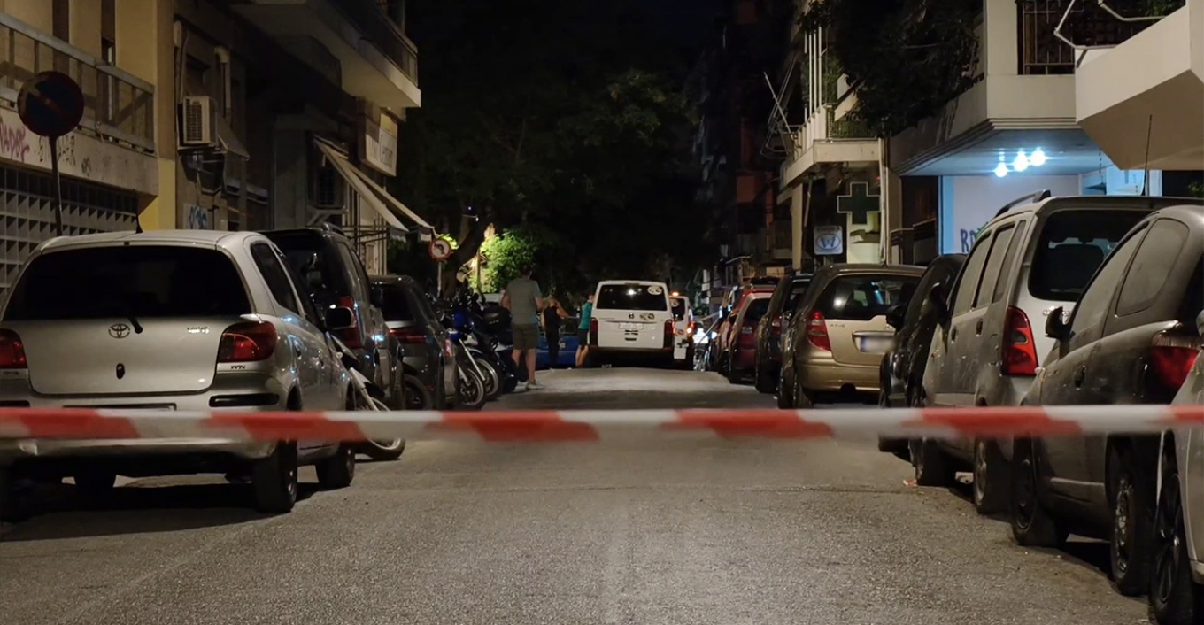 Θρίλερ στο Παγκράτι: Σορός άνδρα σε προχωρημένη σήψη εντοπίστηκε σε διαμέρισμα, προσήχθη ο αδερφός του